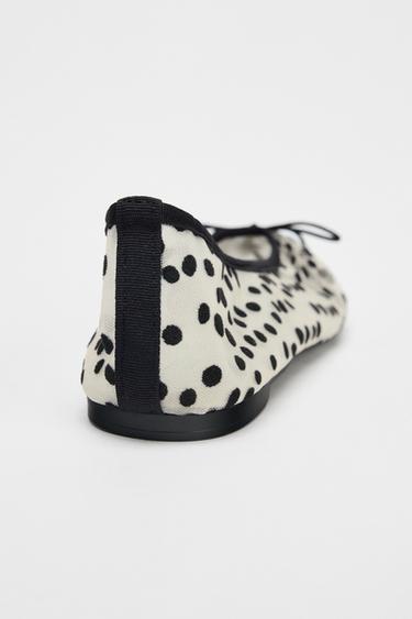 BALLERINES EN RÉSILLE AVEC NŒUD - Multicolore de Zara - Image 4