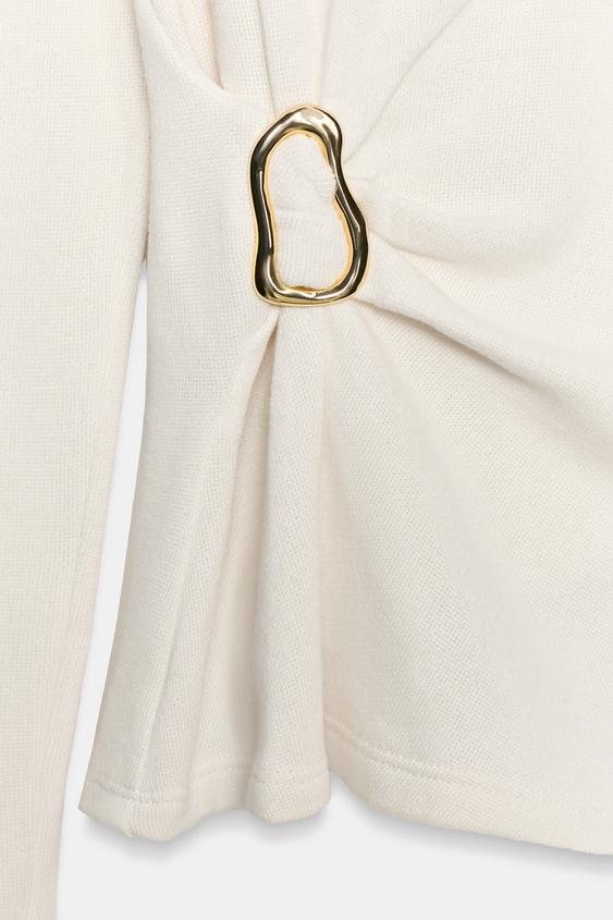 TOP SOFT À FINITIONS - Écru de Zara - Image 8
