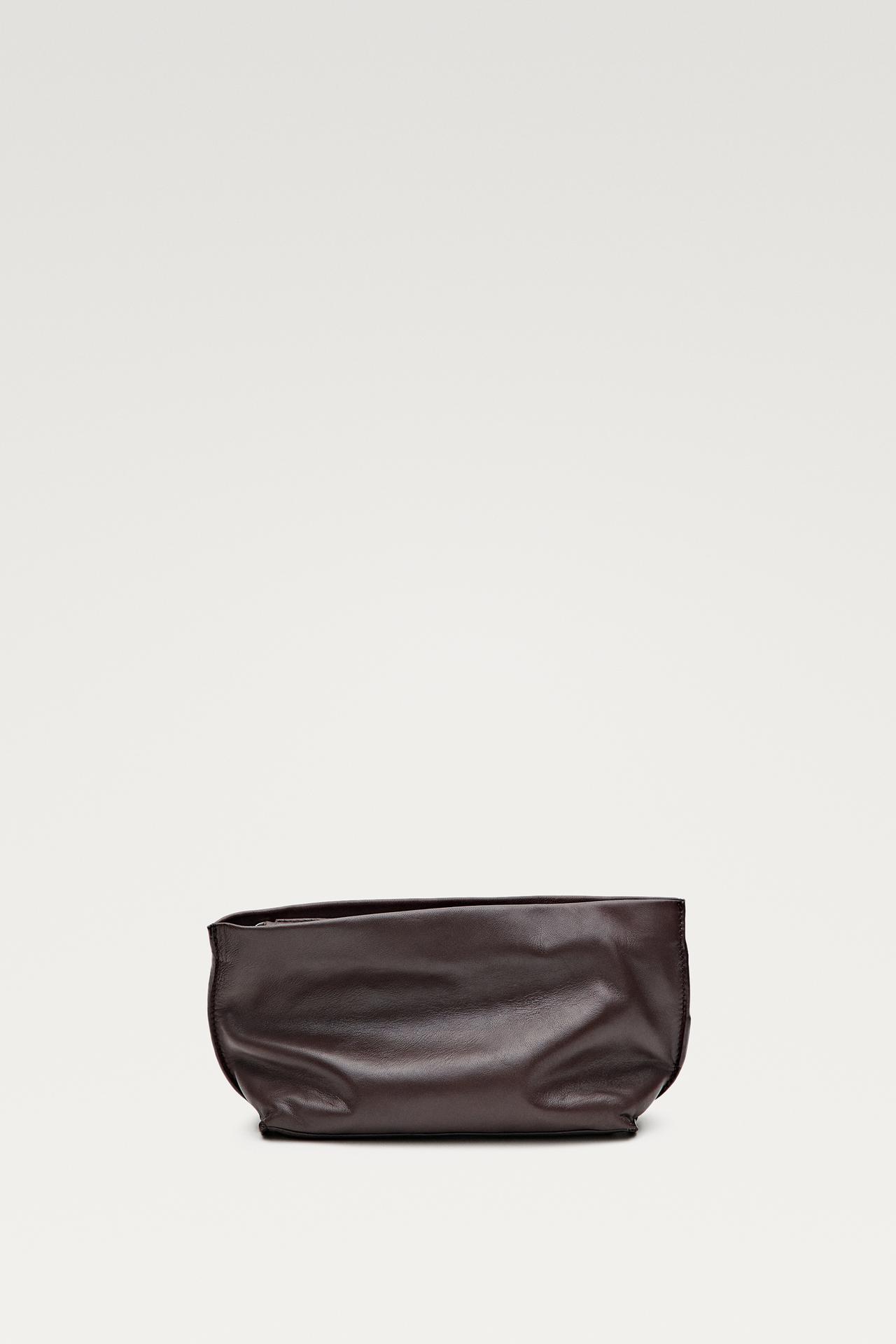Soft nappa leather medium toiletry bag — Brown