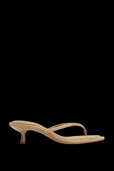 SANDALIA TACÓN SERRAJE - Marrón de Zara - Imagen 0