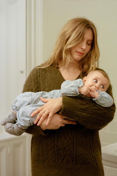 ГҮЛДІ БАСПА ШАЛБАР - Ашық көк Zara компаниясынан