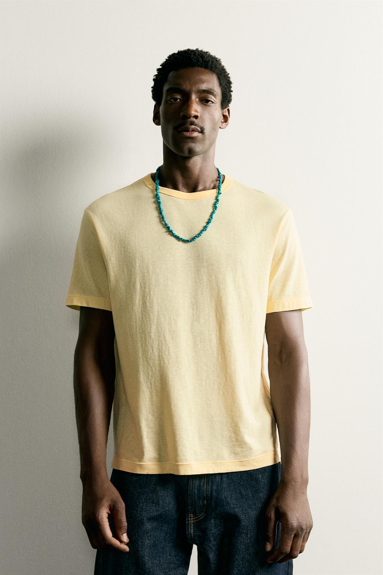 LIGHTWEIGHT REGULAR FIT T-SHIRT — Yellow