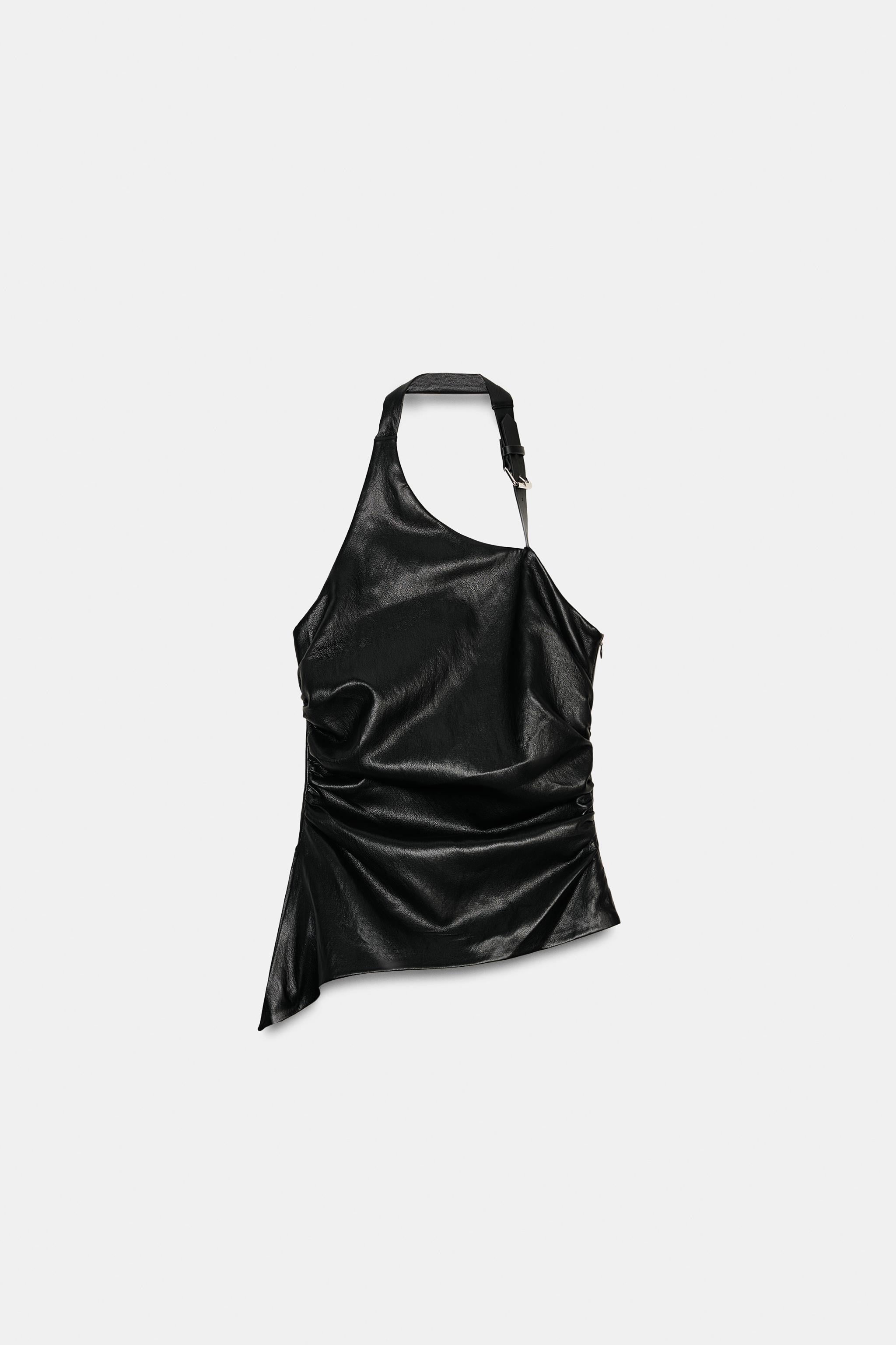 BUCKLE HALTER TOP