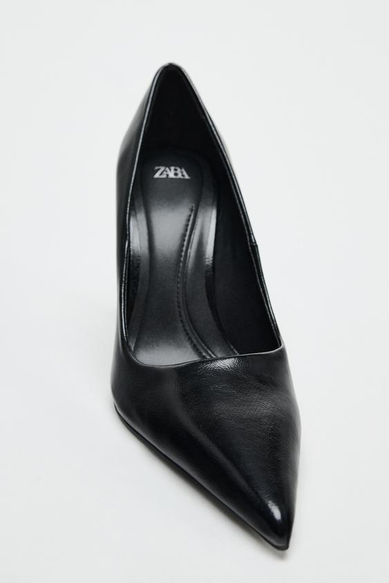 https://static.zara.net/assets/public/b105/040a/40ae43648ebd/9a06e03bd3f1/13238410800-e3/13238410800-e3.jpg?ts=1735892521050&w=563