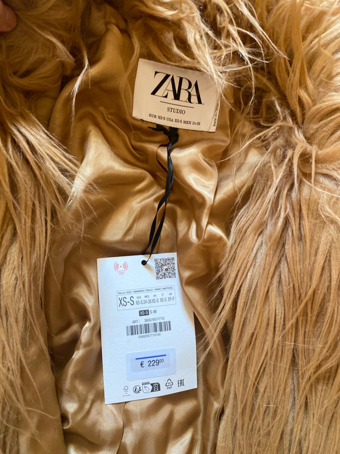LIMITED EDITION LONG FAUX FUR COAT - Image 2
