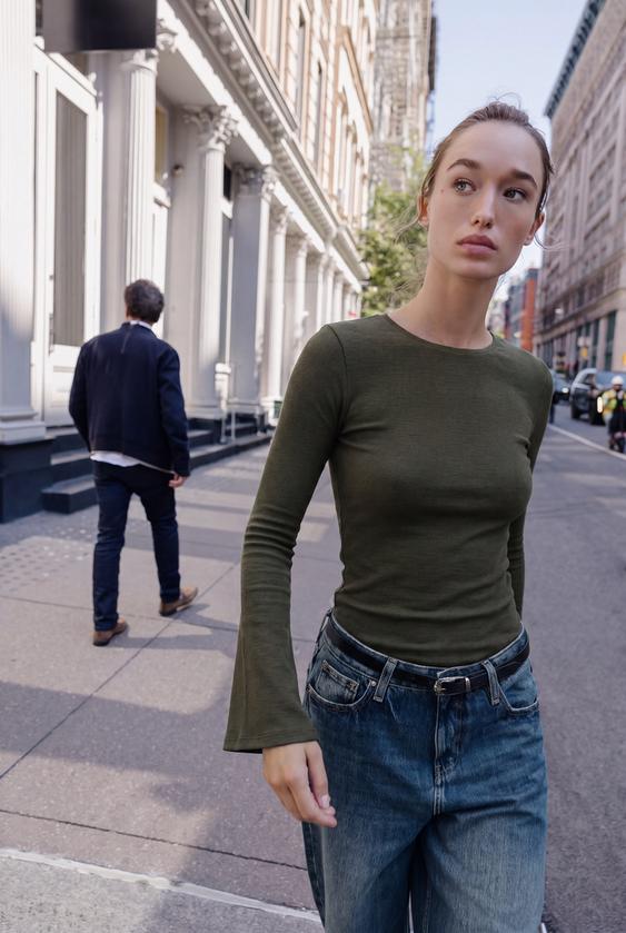 CAMISETA MANGA LARGA EVASÉ - Khaki oscuro de Zara - Imagen 0