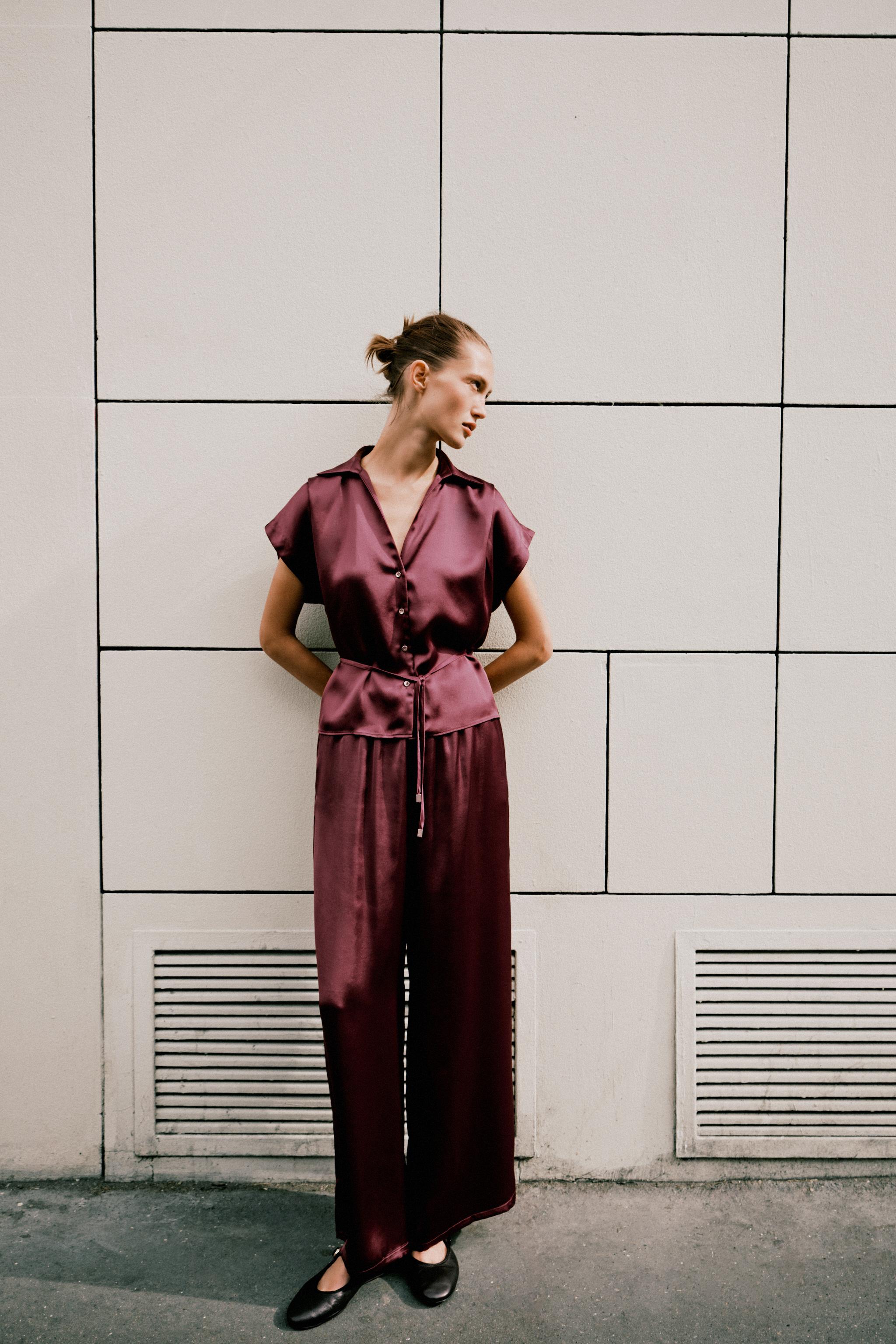 HIGH-WAISTED SLIM PANTS
