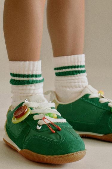 حزمة ثلاثة جوارب طويلة مخططة - أبيض الخاص بـ Zara