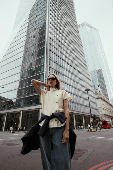 РУБАШКА С КОНТРАСТНЫМИ ПУГОВИЦАМИ — ЭКРЮ от Zara — изображение 0