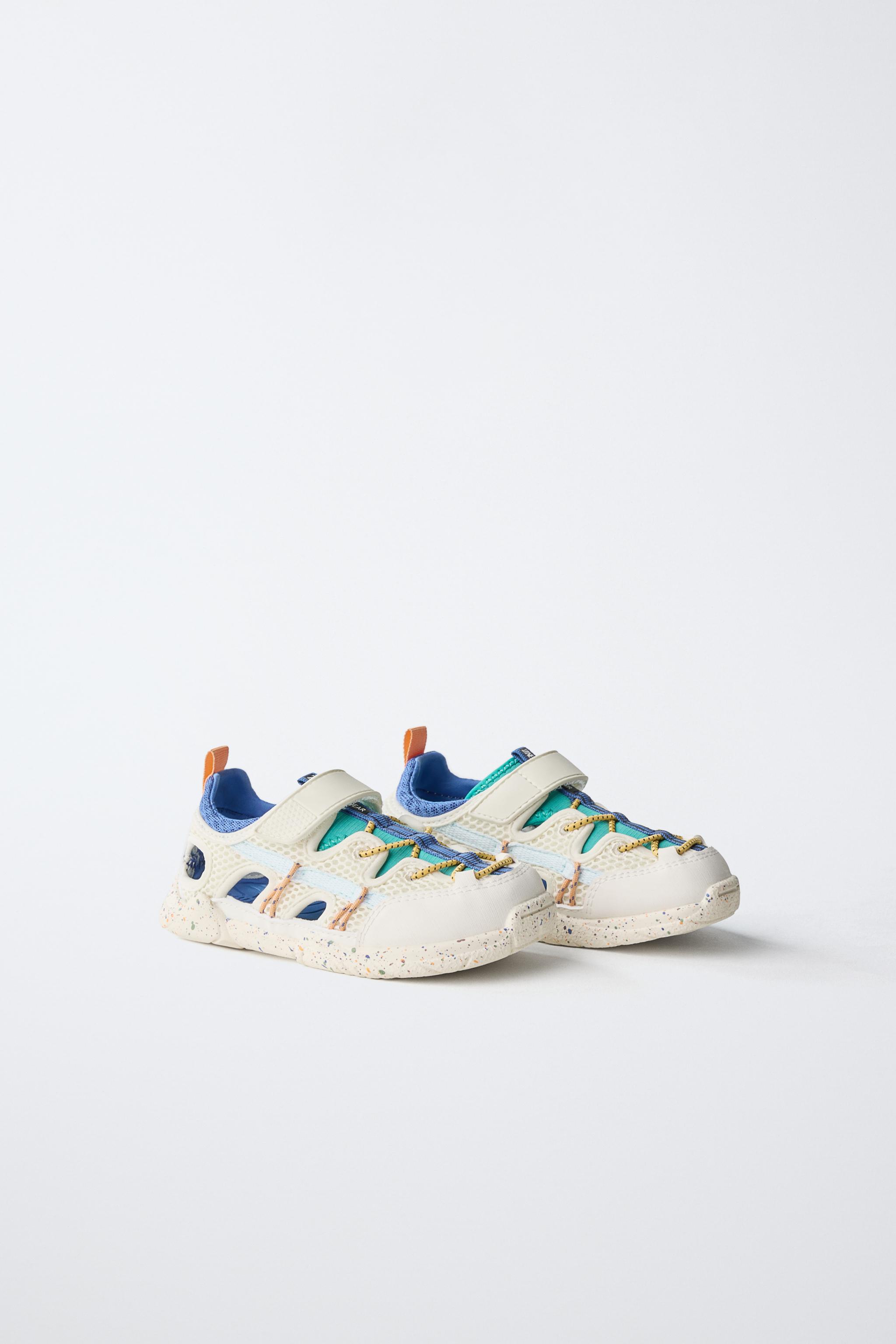 BAREFOOT SNEAKERS WITH CUT-OUTS — White