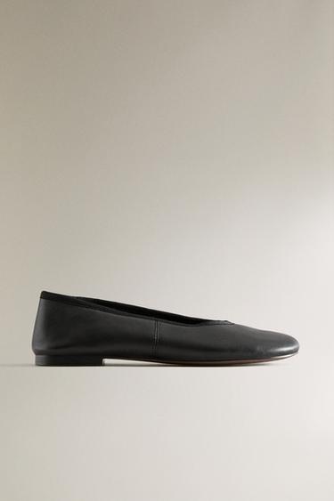 FLEXIBLE BALLERINA AUS LEDER - Schwarz von Zara