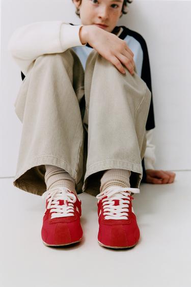 CONTRAST TRAINERS - Red by Zara