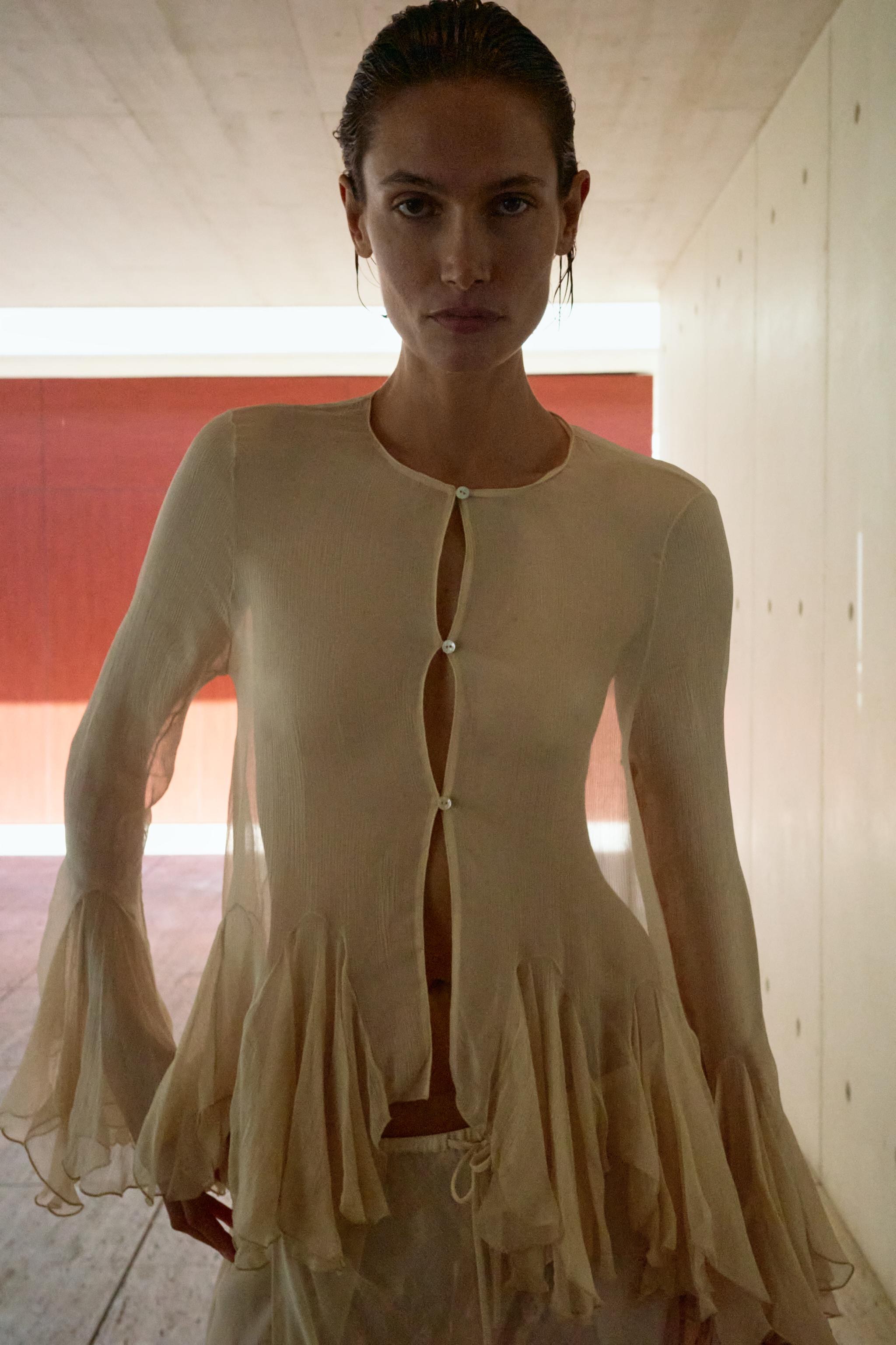 CHEMISE EN CRÊPE GEORGETTE À VOLANTS