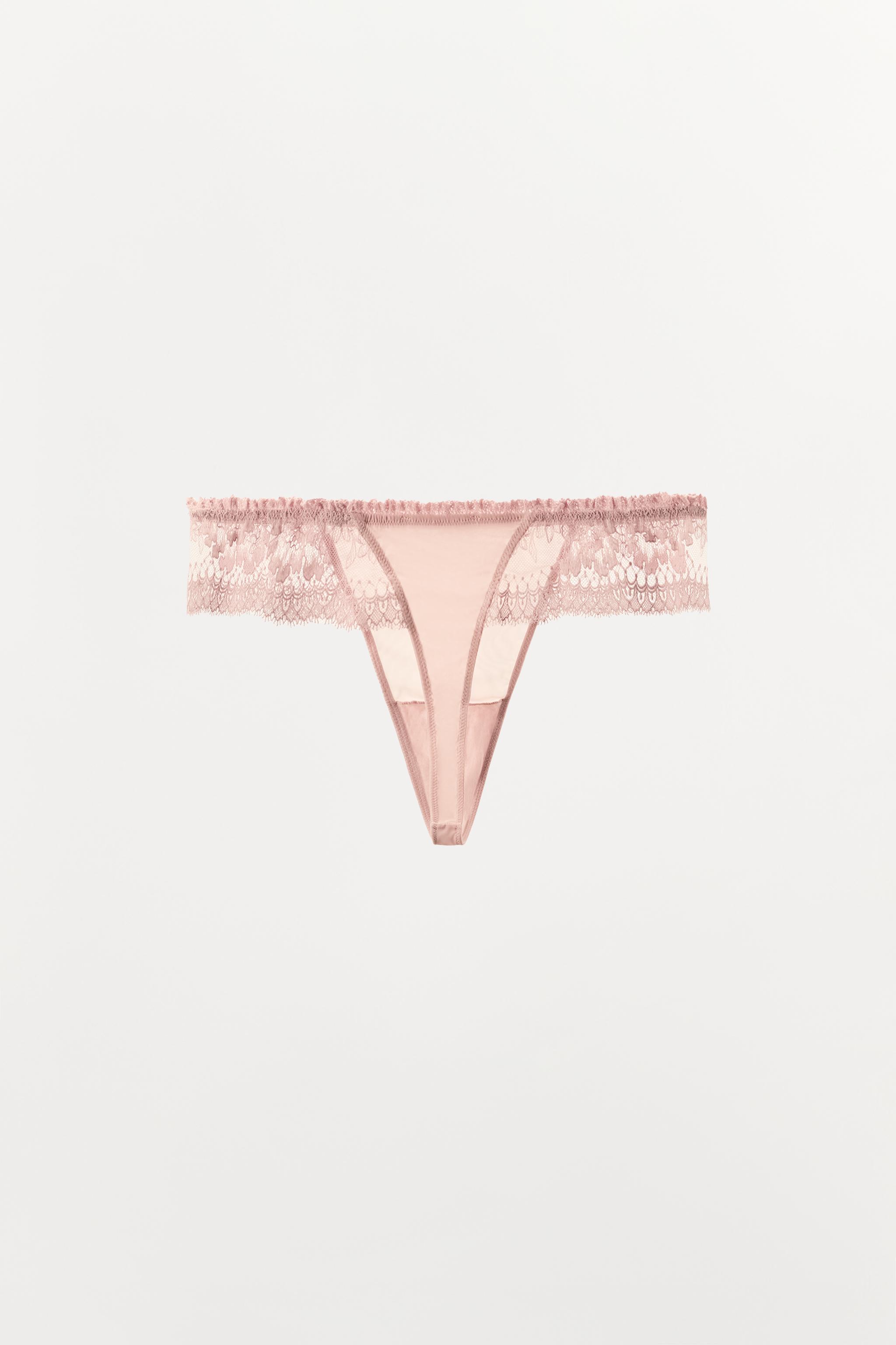 TANGA AVEC DENTELLE