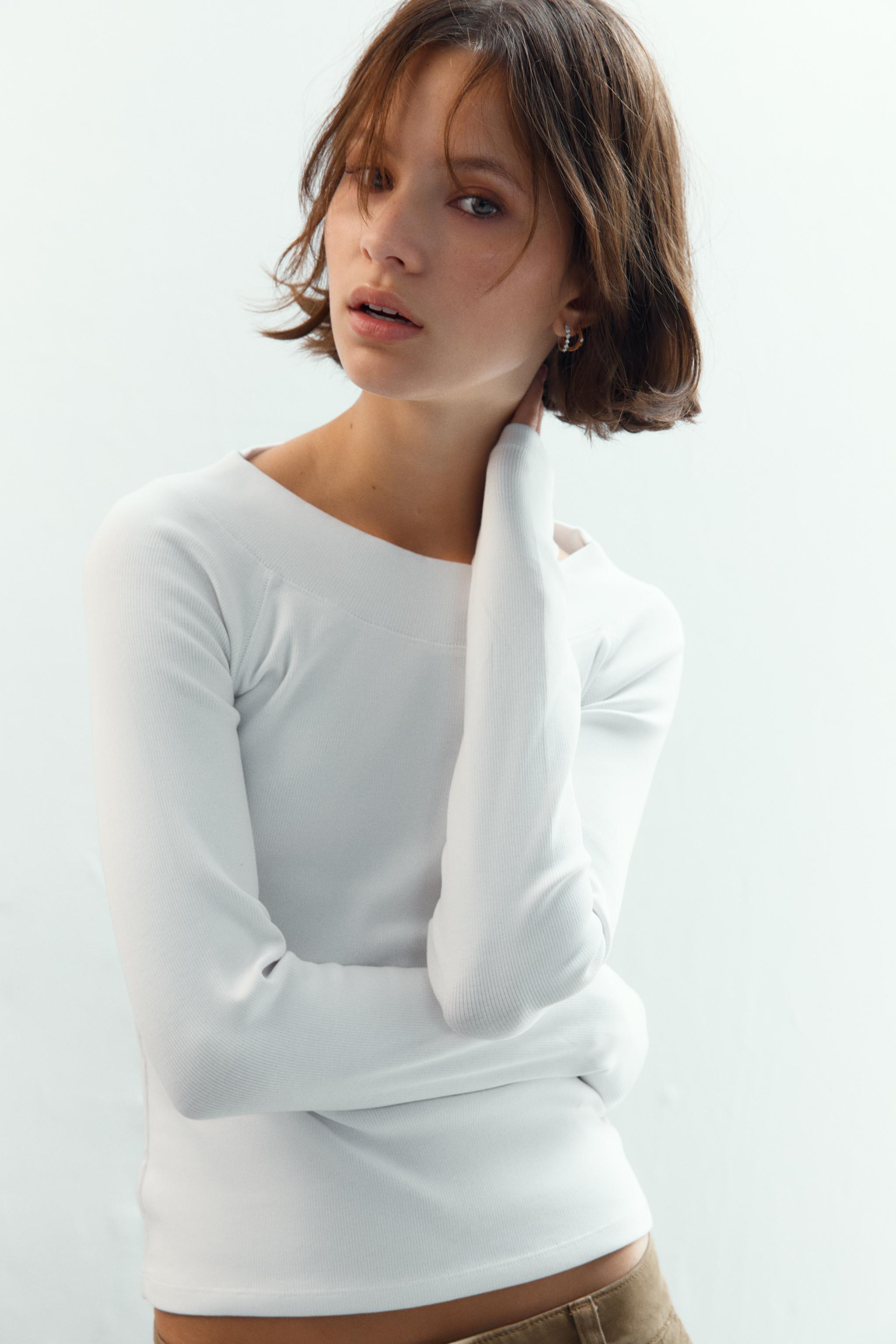 T-SHIRT CÔTELÉ À COL BATEAU