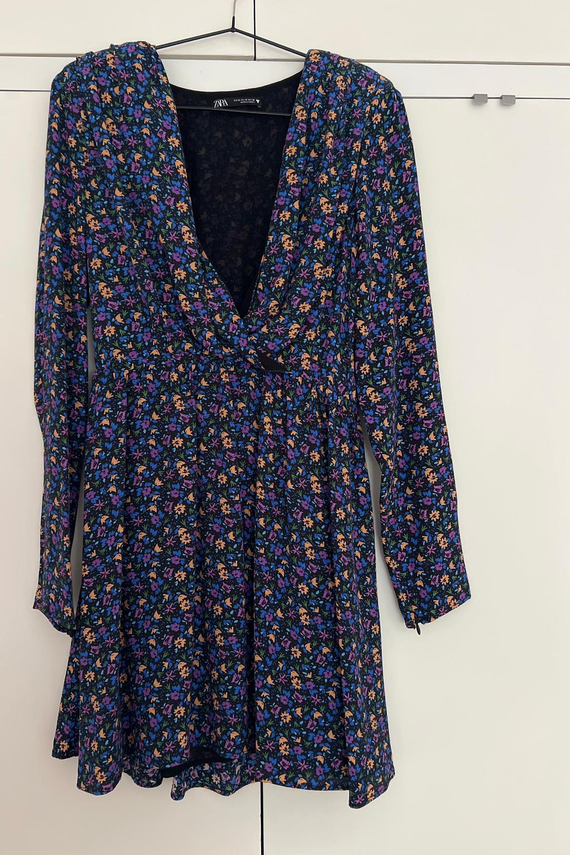 PRINTED DRESS WITH SHOULDER PADS