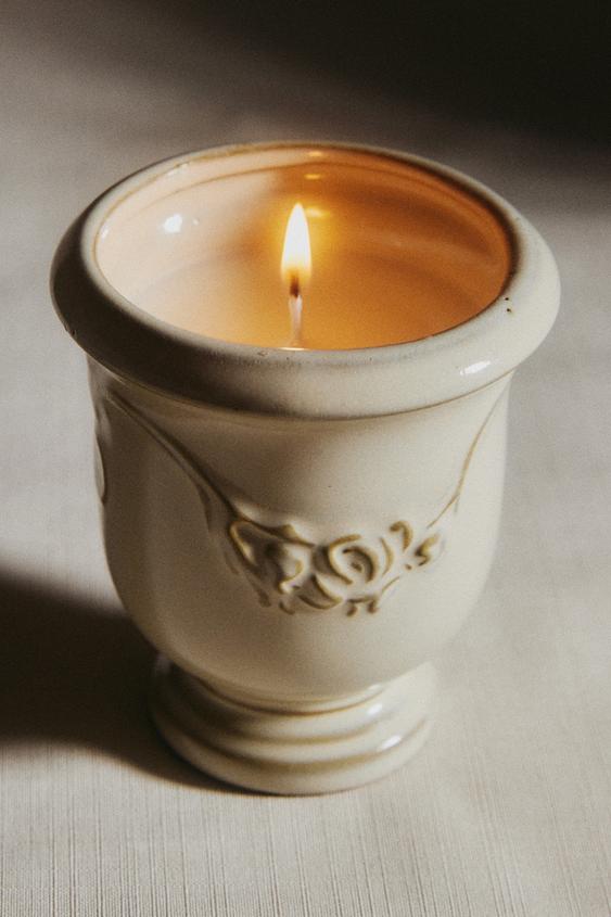 Zara (270 G) CREAMY CEDAR SCENTED CANDLE - Ecru - Image 0