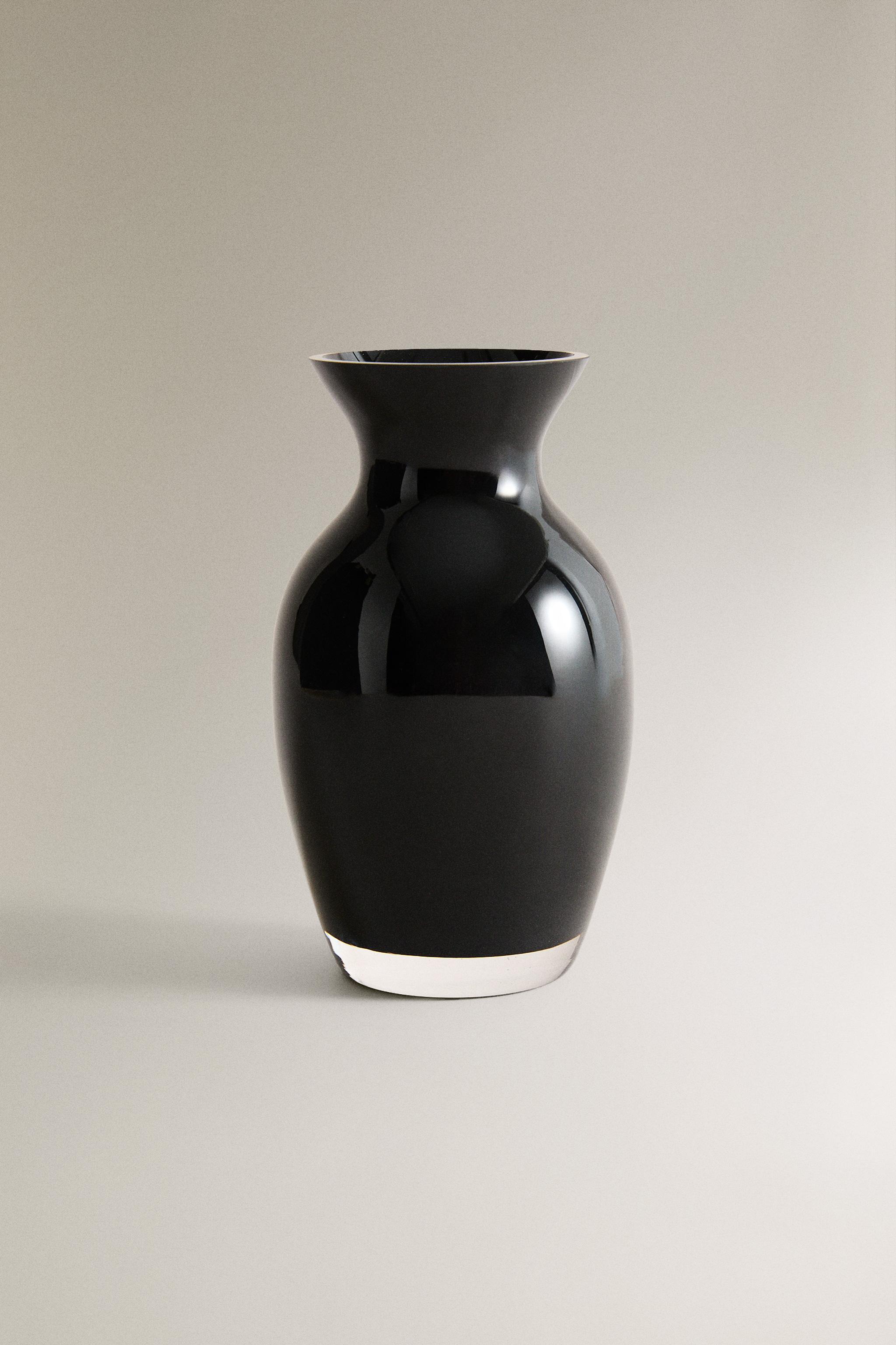 PETIT VASE EN VERRE NOIR