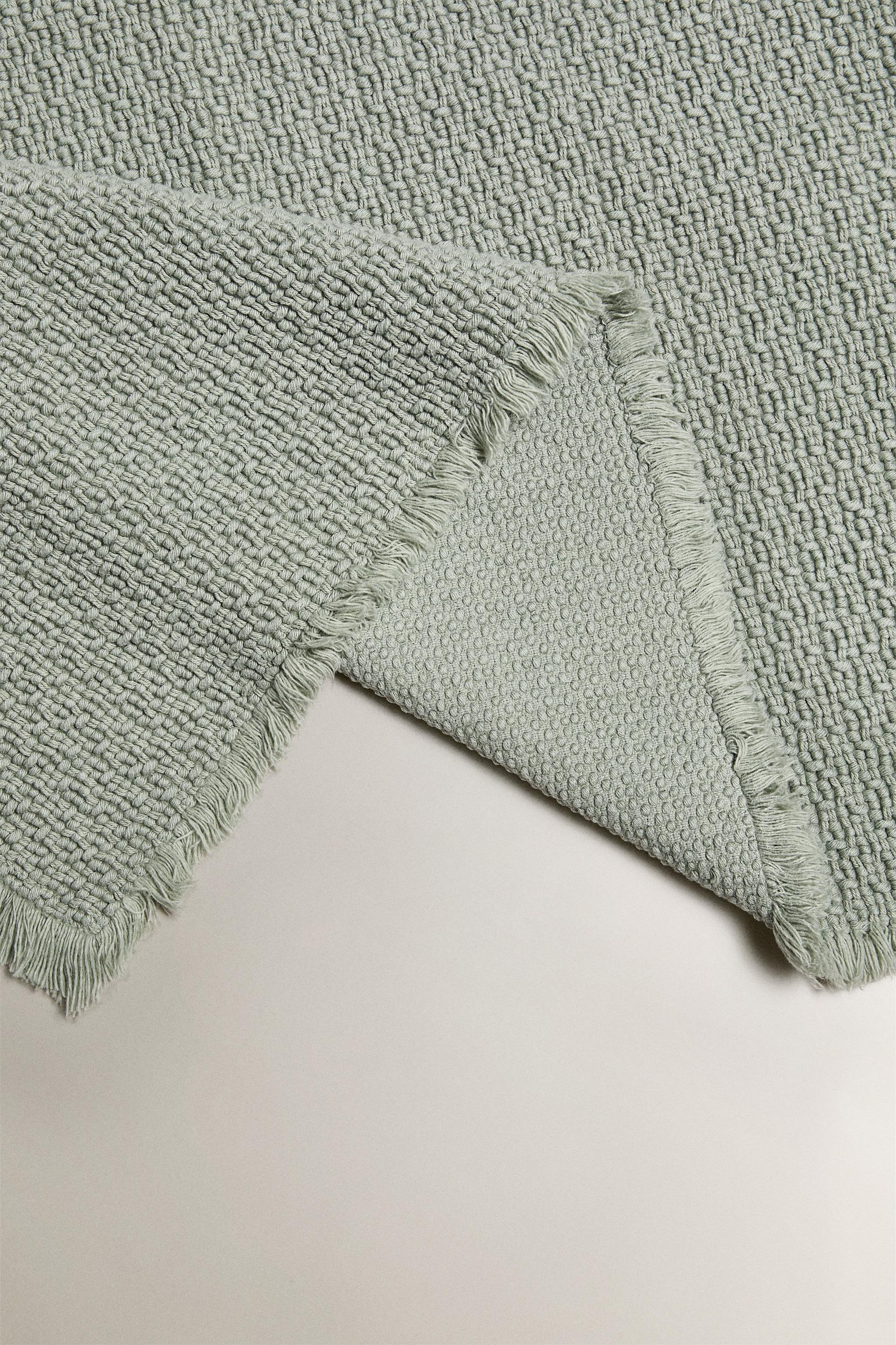 WOVEN BATH MAT
