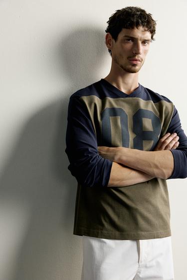 T-SHIRT COLOR BLOCK NUMÉROTÉ - Beige / Bleu marine de Zara - Image 4