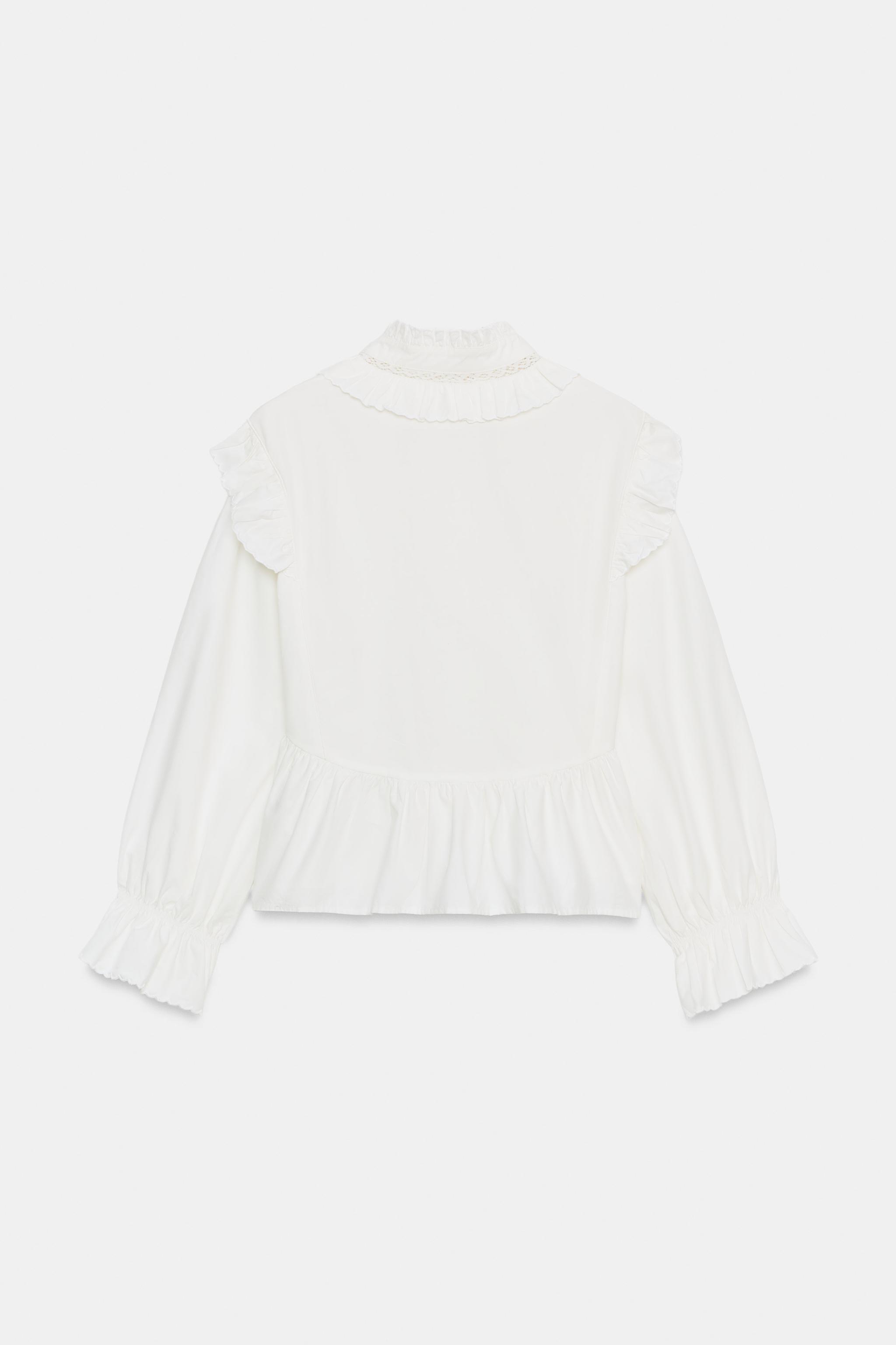 BLOUSE ROMANTIQUE À VOLANTS