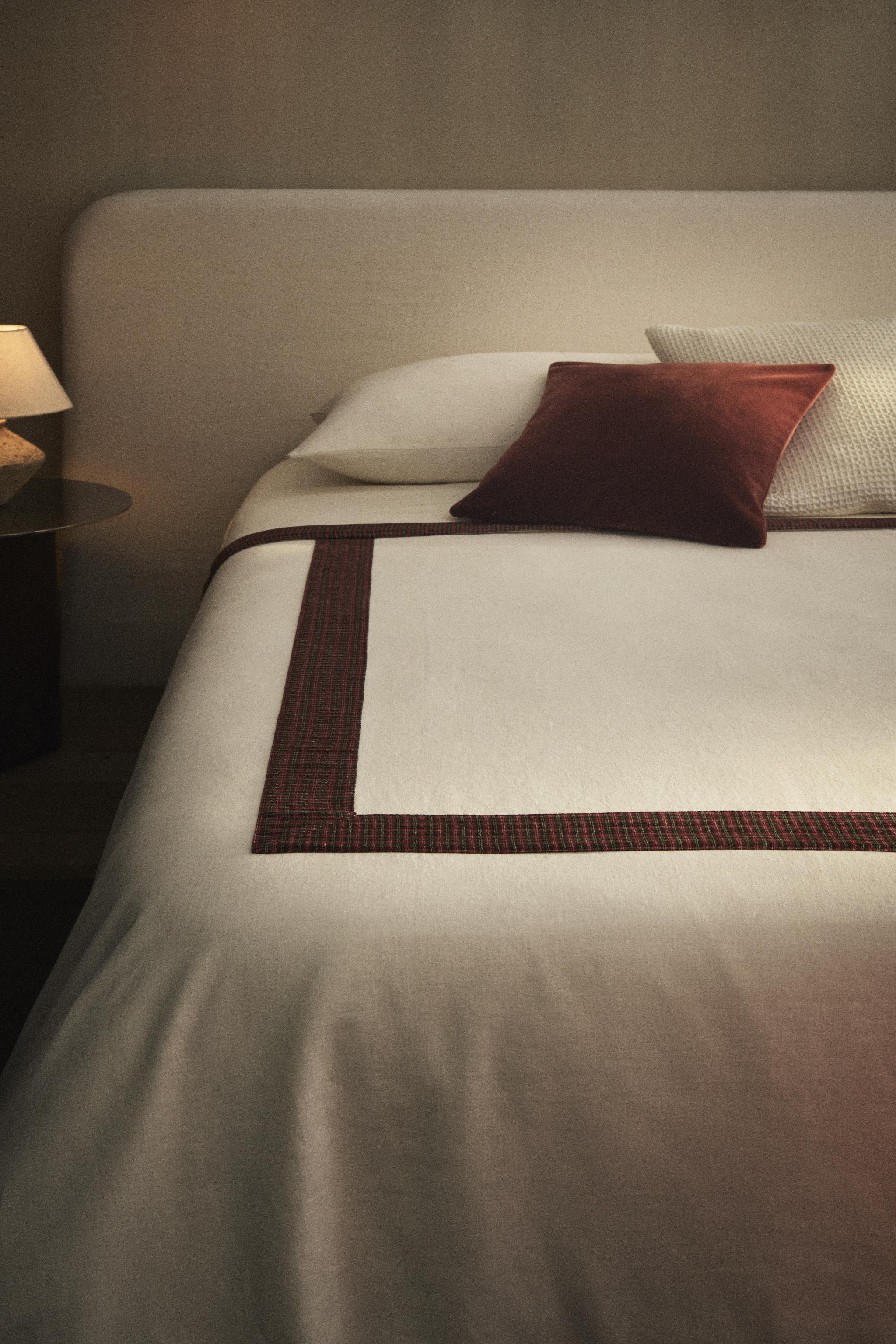 CHRISTMAS LINEN DUVET COVER WITH BORDER