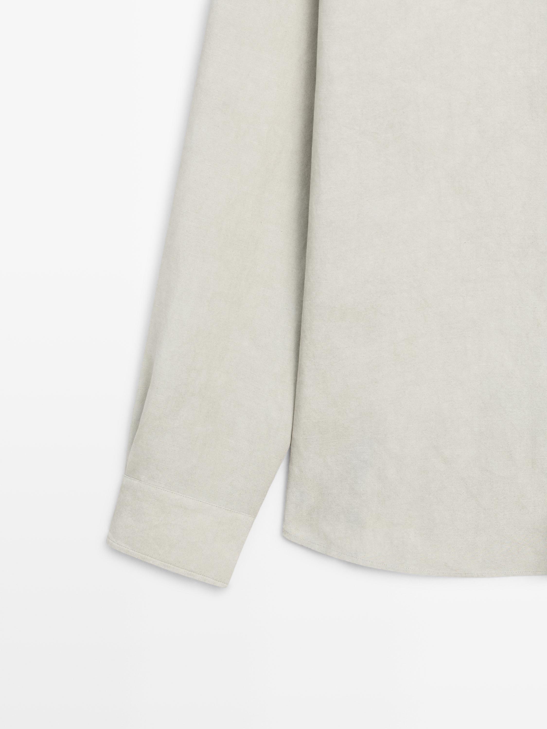 Flowing shirt with pocket