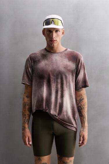 CAMISETA PERFORADA ESTAMPADO TIE DYE - Burgundy de Zara
