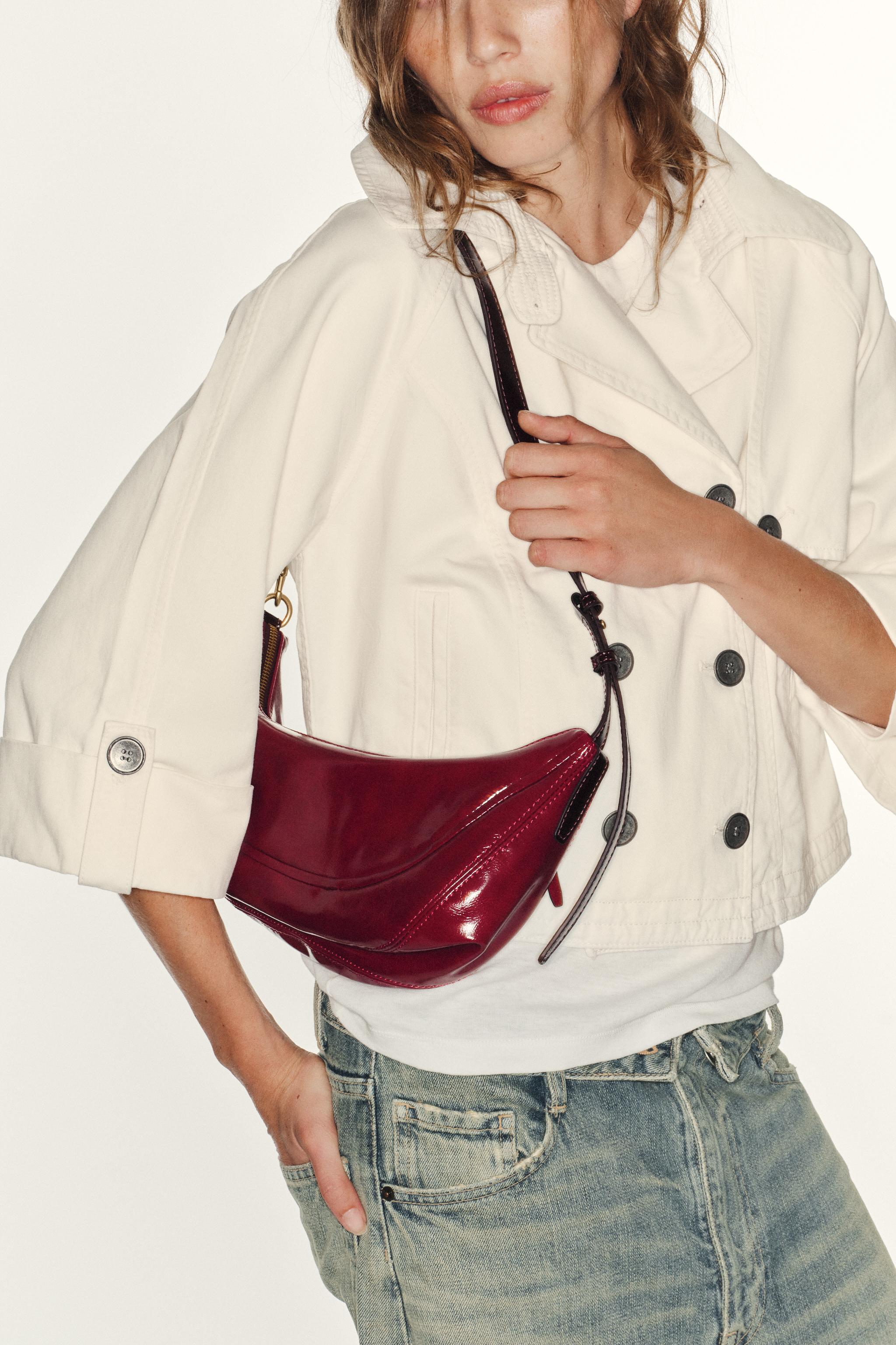 OVAL SHOULDER BAG — Red