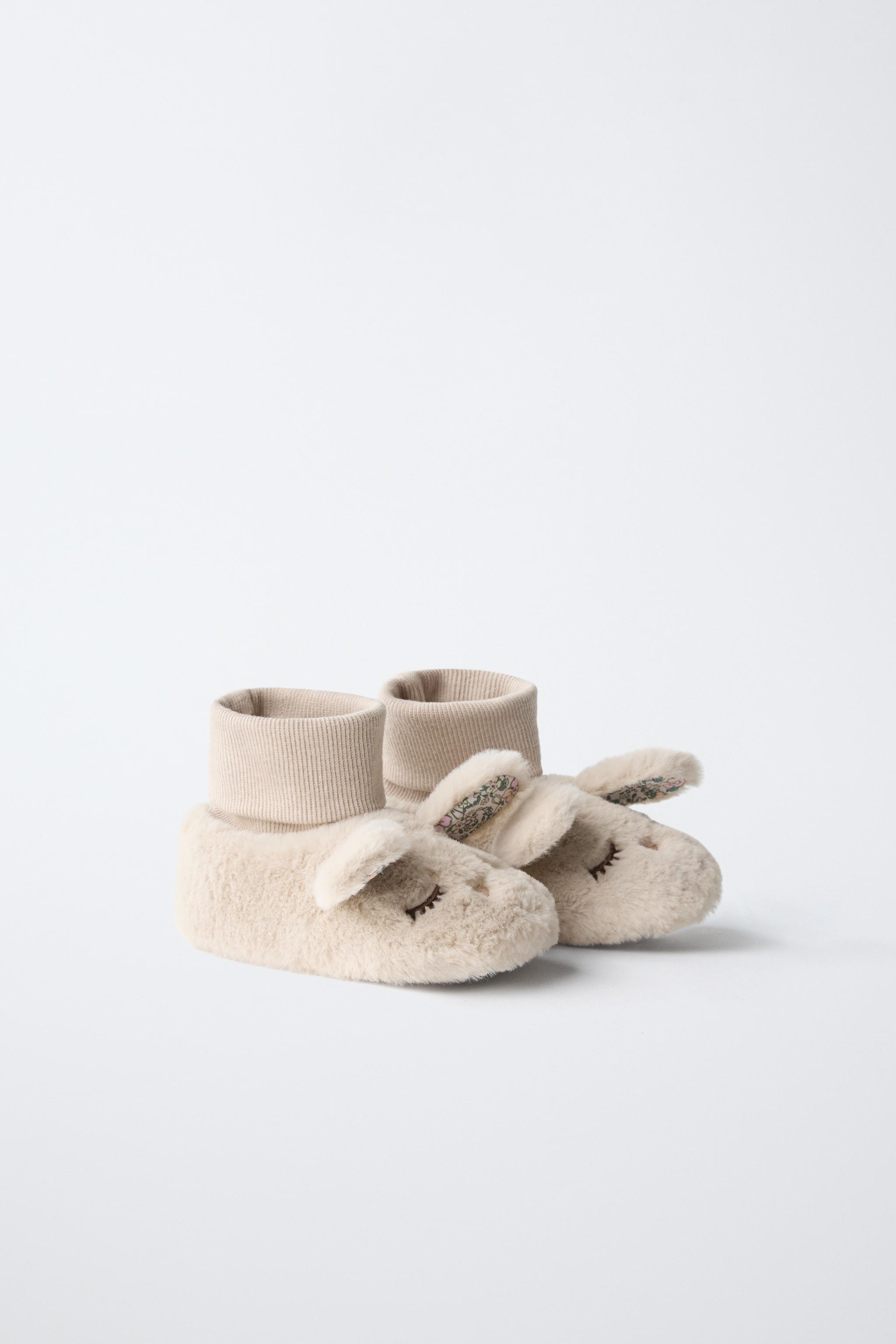 BUNNY SLIPPERS — Off White