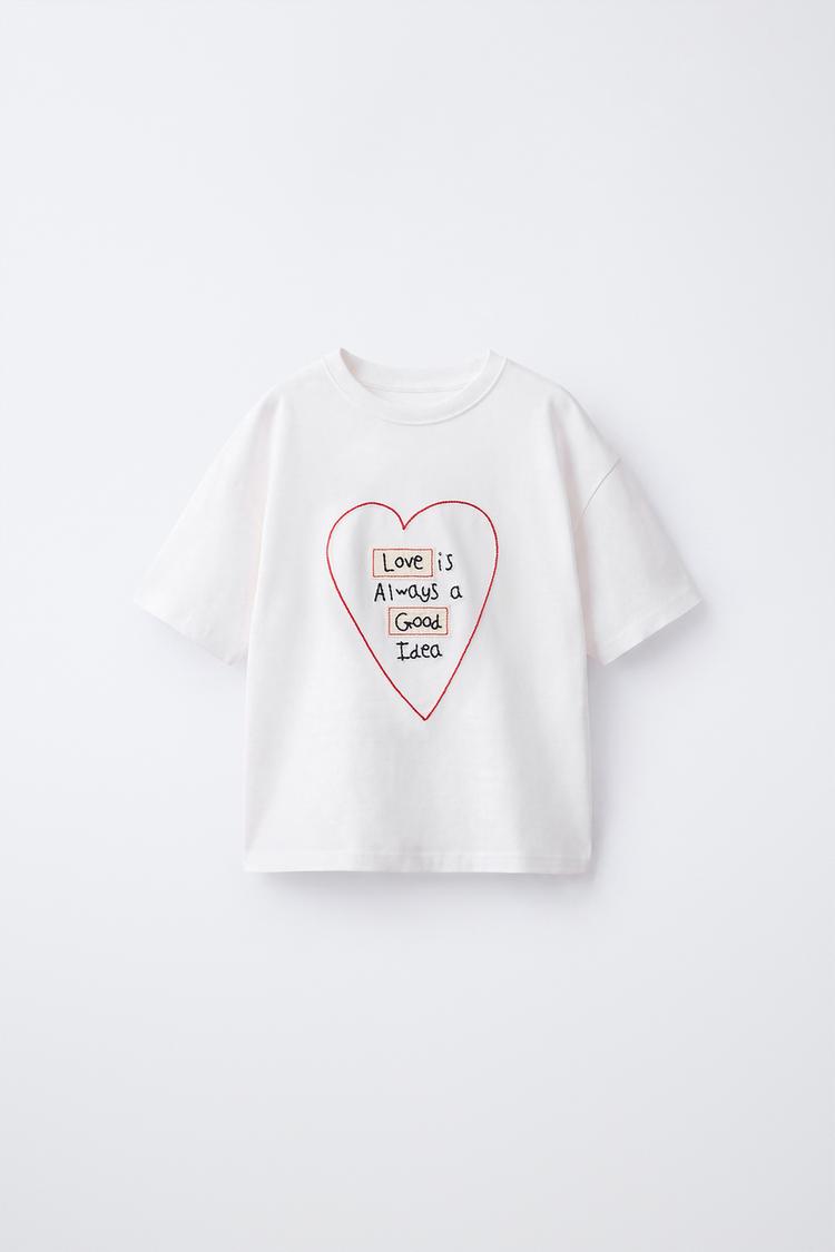 CAMISETA DETALLE BORDADOS