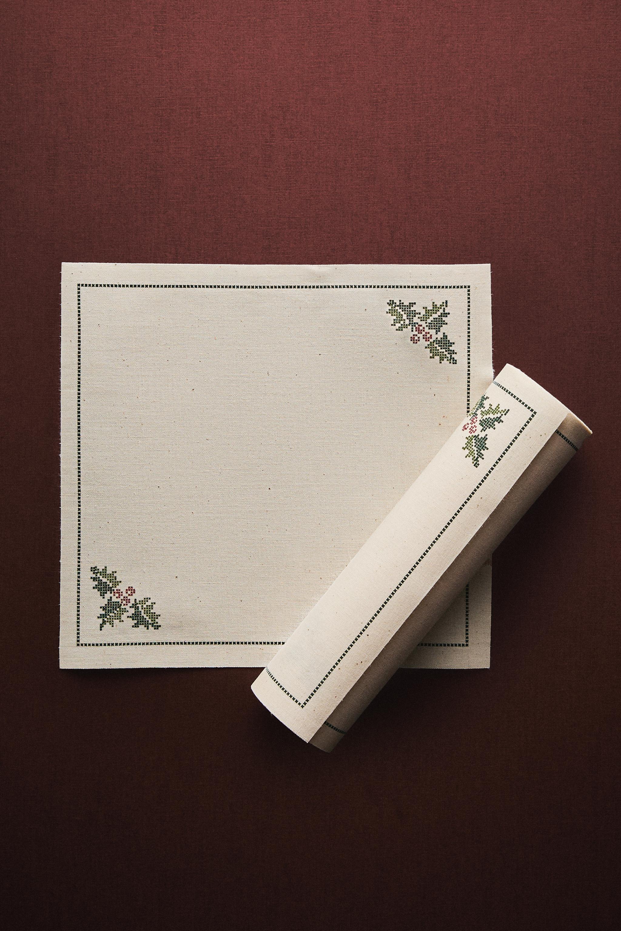 CHRISTMAS HOLLY LEAF COTTON NAPKIN ROLL (SET OF 20)
