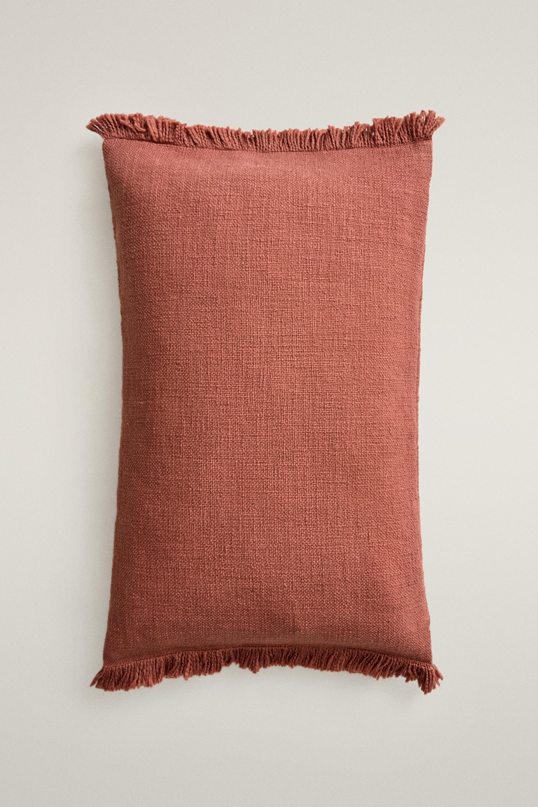 STRIPED FRINGE THROW PILLOW COVER — Raspberry