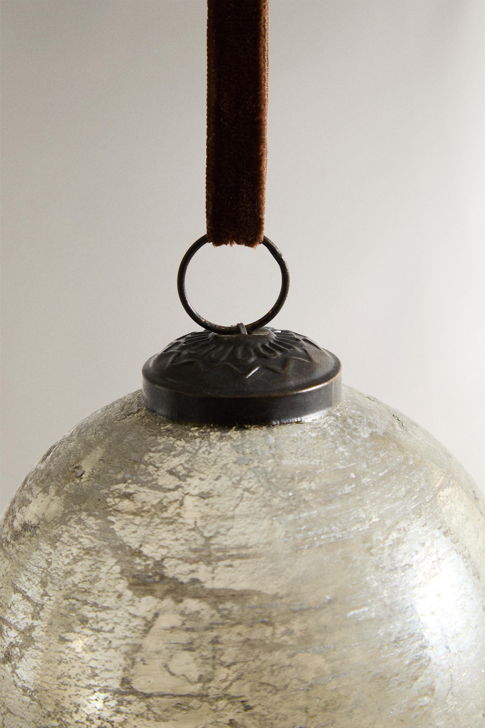 CHRISTMAS TREE CRACKLED BALL ORNAMENT