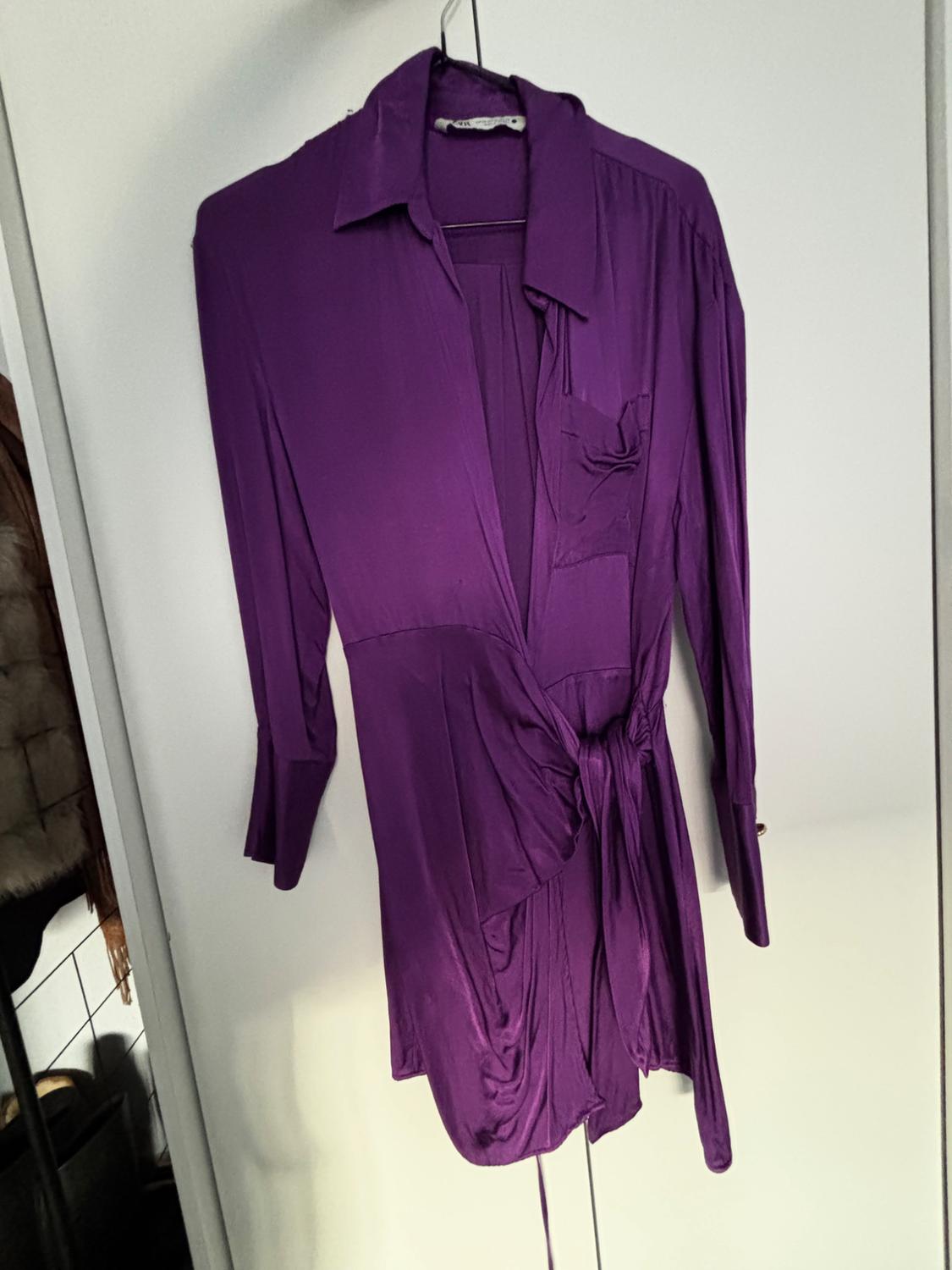 SATIN EFFECT WRAP DRESS