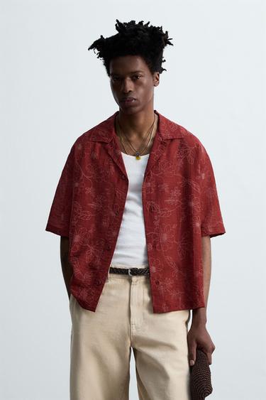 CAMISA RELIEVE FLORES © OTIS KWAME KYE QUAICOE - Burdeos de Zara