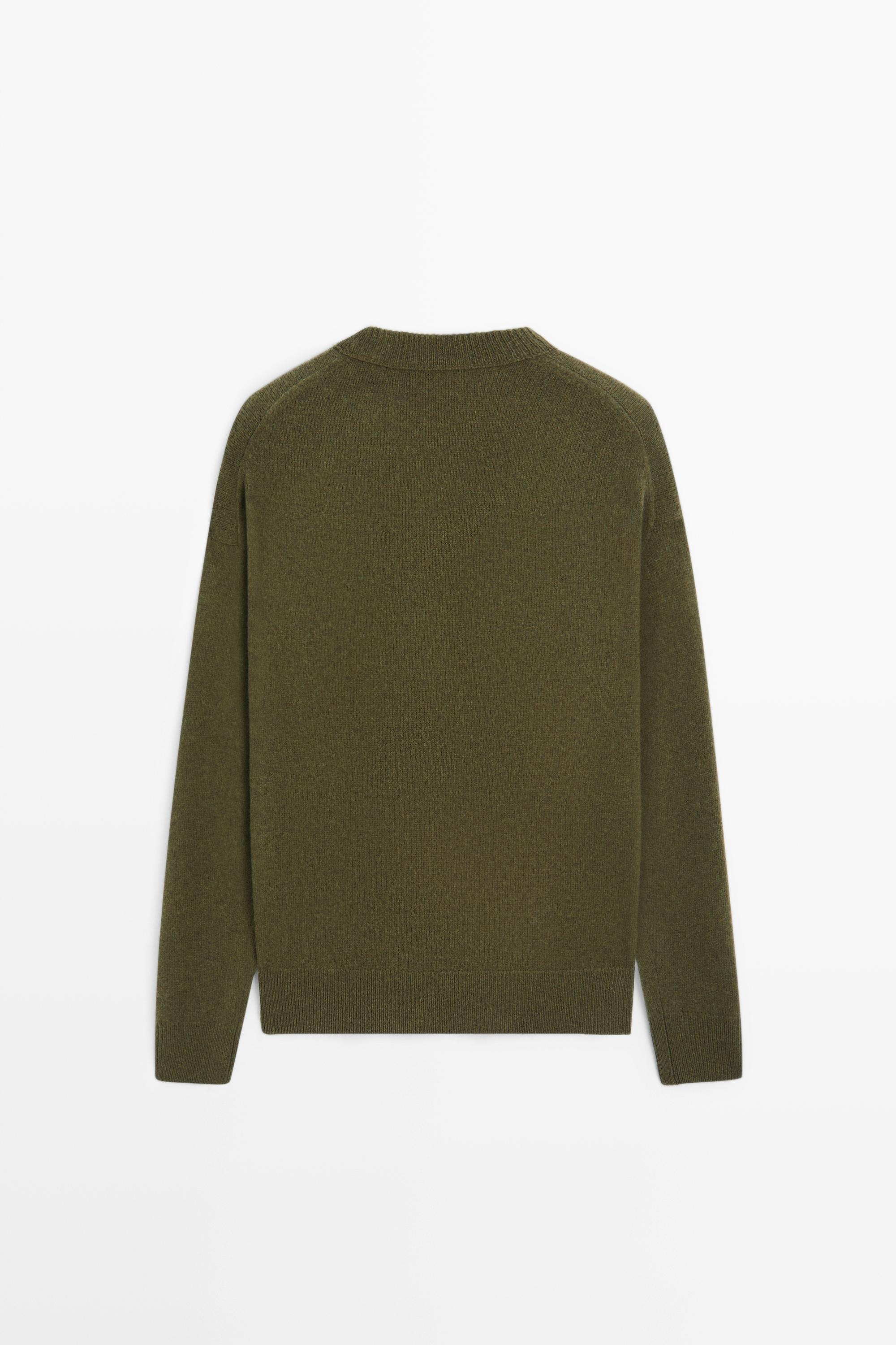 100% wool knit round-neck sweater