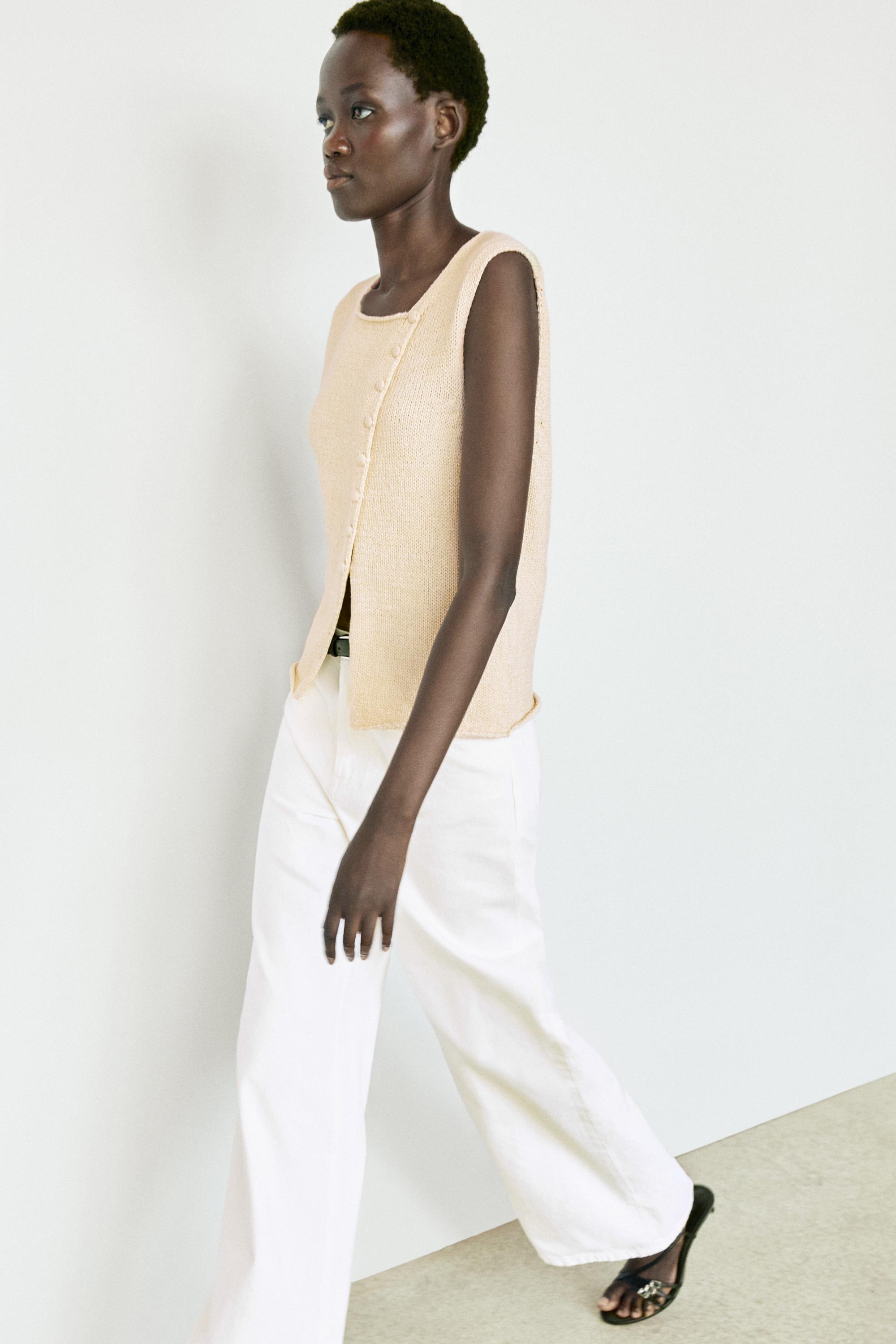 Cotton blend knit top with button detail