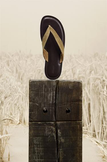 SANDÁLIA COM TIRAS DE PELE - Bege da Zara