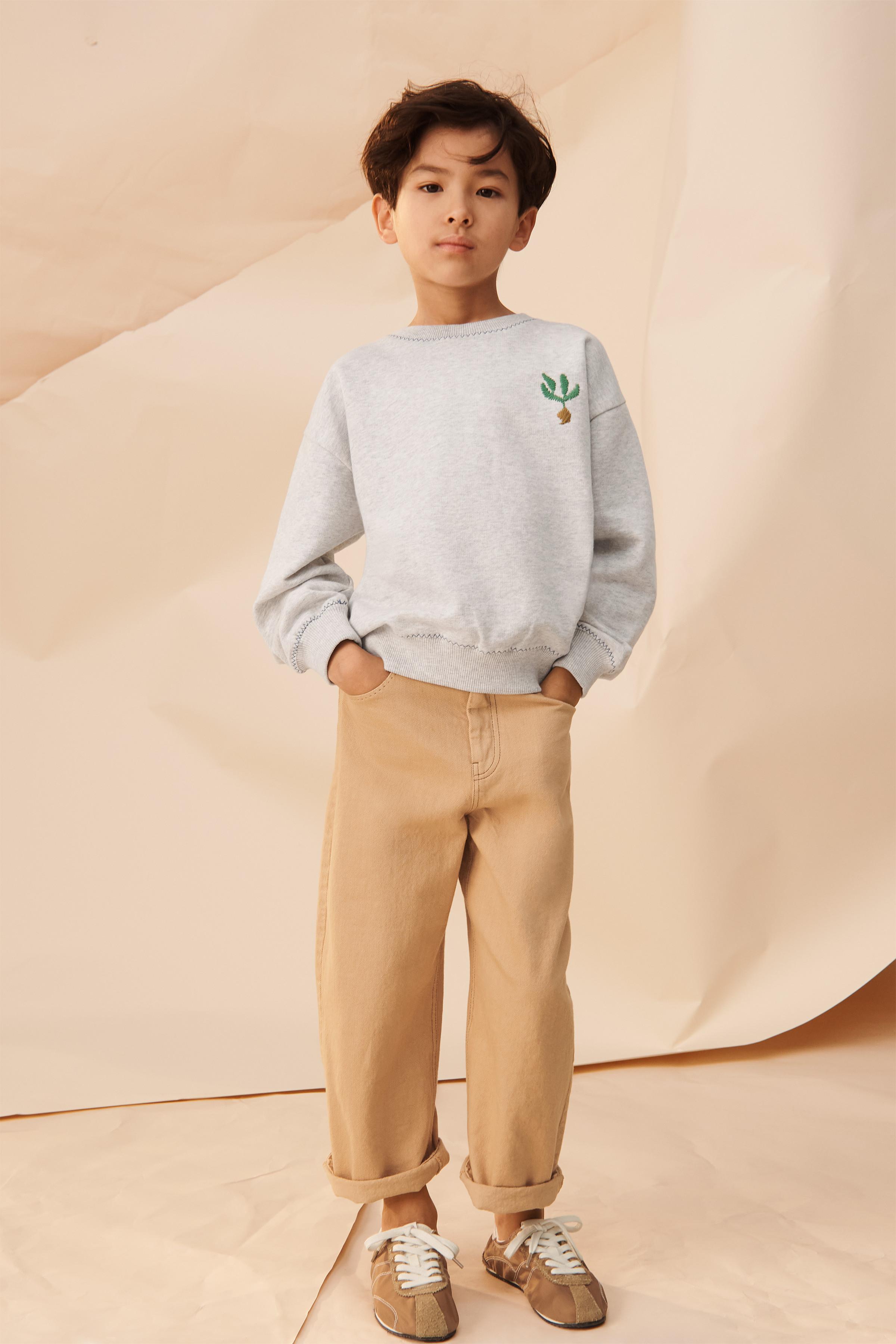 EMBROIDERED LIMITED EDITION SWEATSHIRT