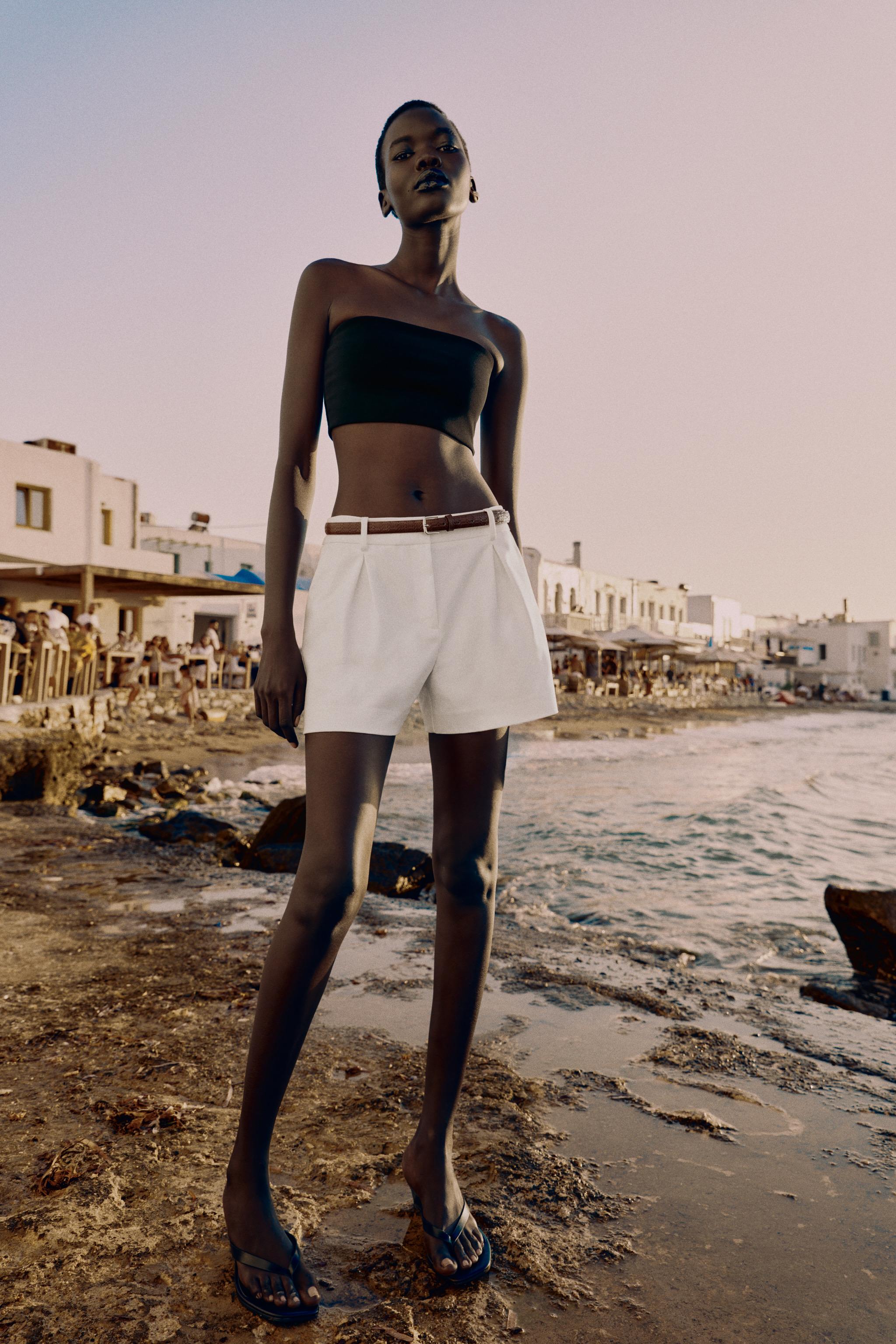 BELTED PLEATED SHORTS — White