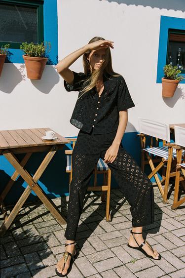 PANTALÓN CULOTTE BORDADOS PERFORADOS - Negro de Zara
