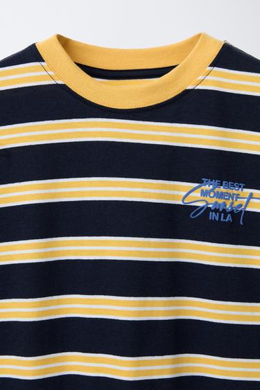 T-SHIRT À RAYURES ET INSCRIPTION BRODÉE - rayures de Zara - Image 2