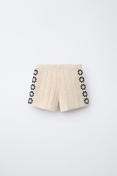 SHORT EN MAILLE À FLEURS CROCHET - Écru de Zara - Image 1
