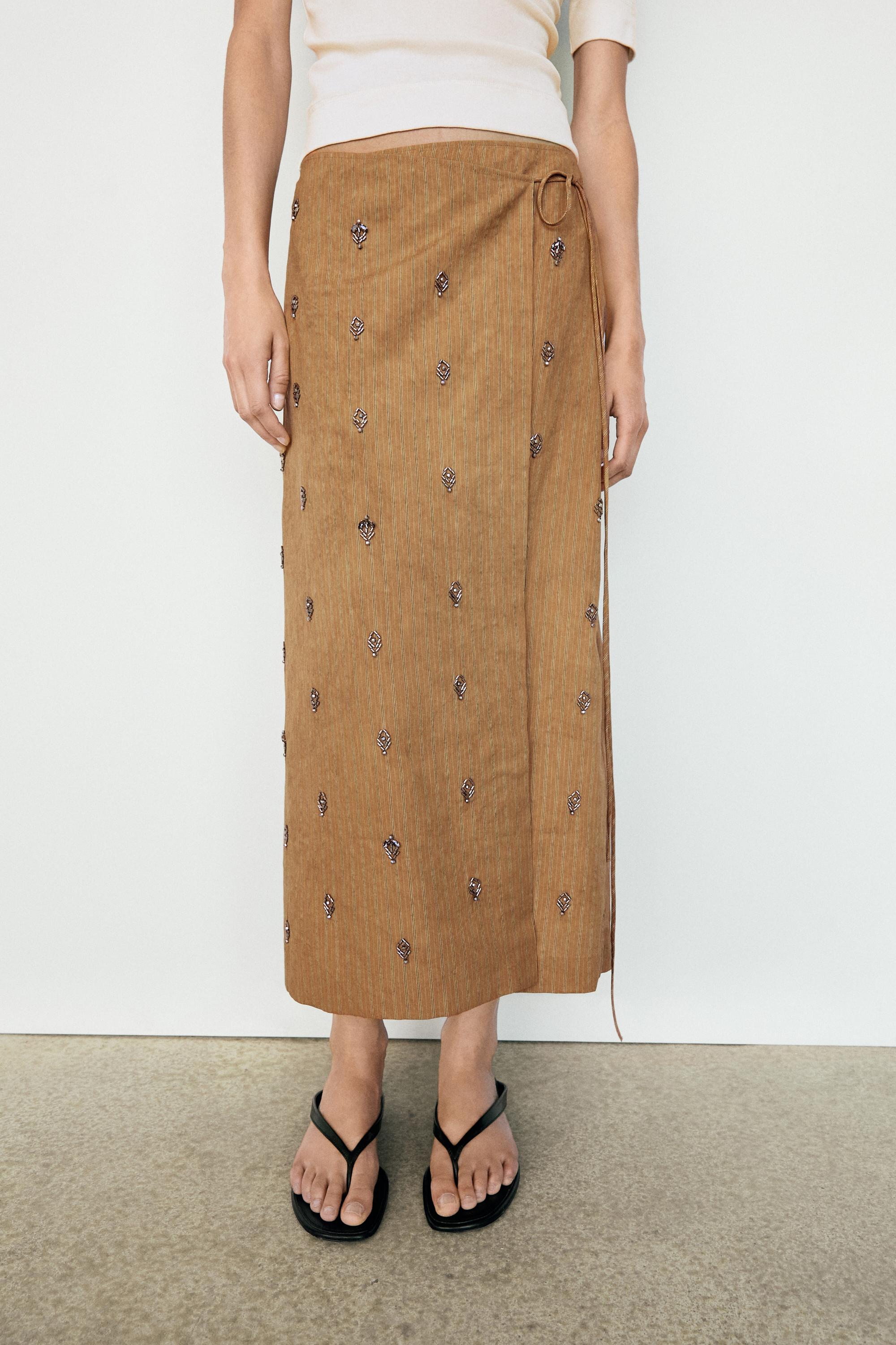 Midi pareo skirt with appliqués