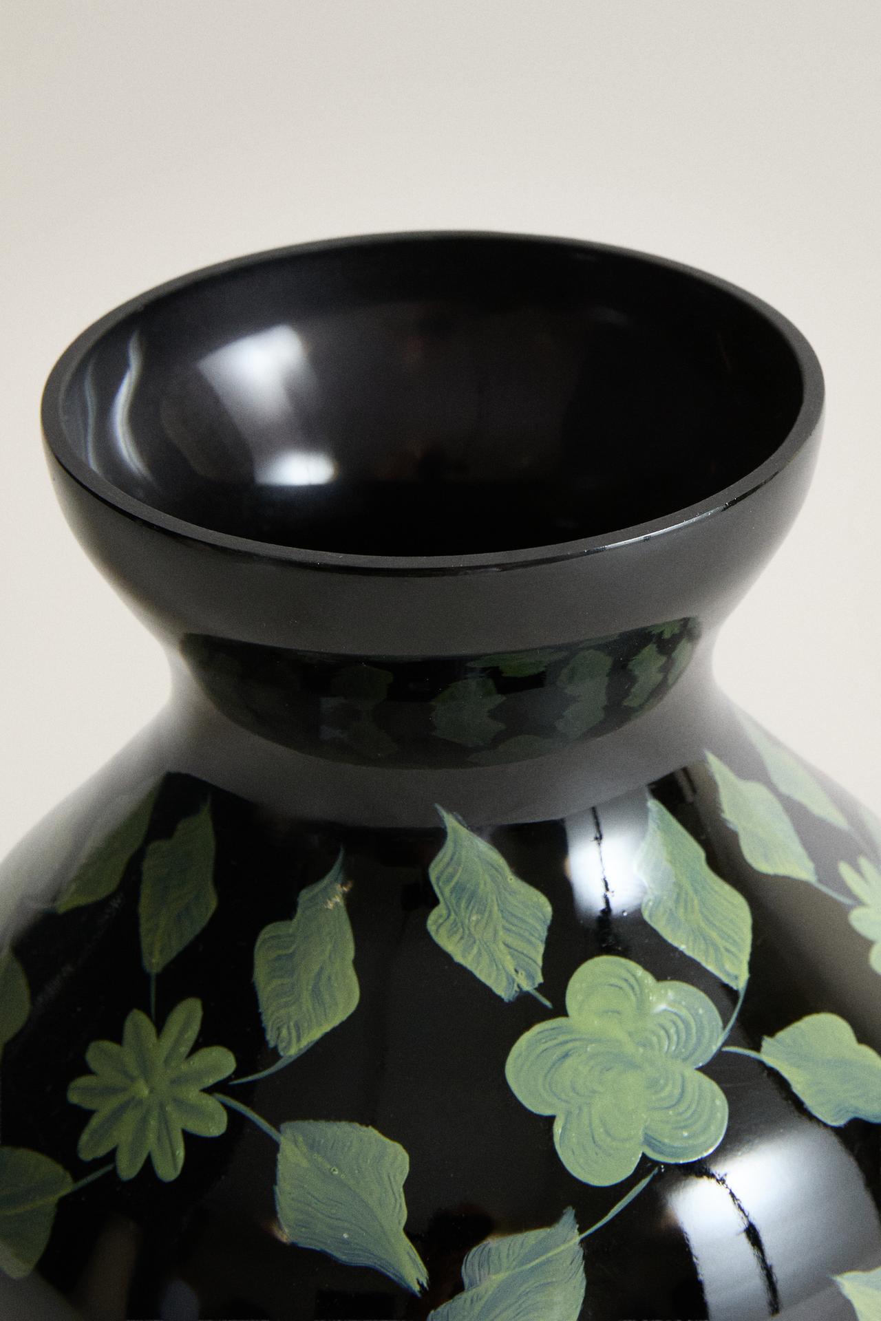 DECORATIVE GLASS VASE WITH FLOWERS — Black