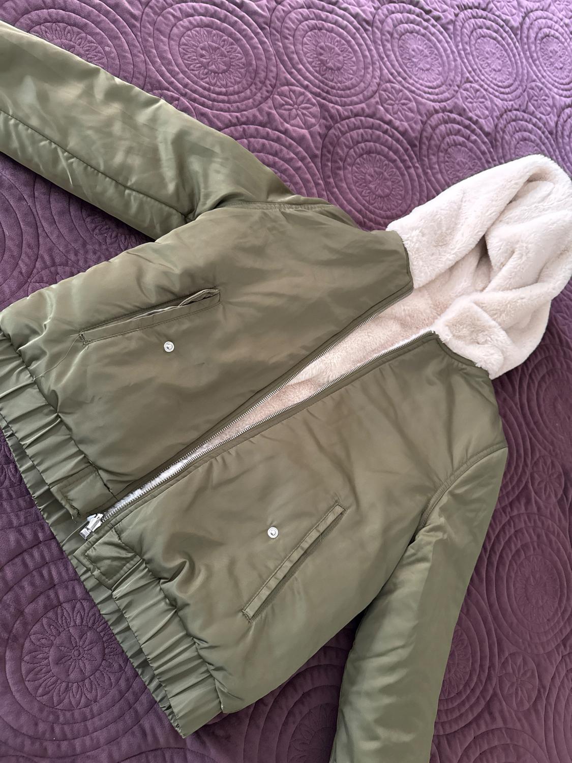 HOODED REVERSIBLE BOMBER - Image 2