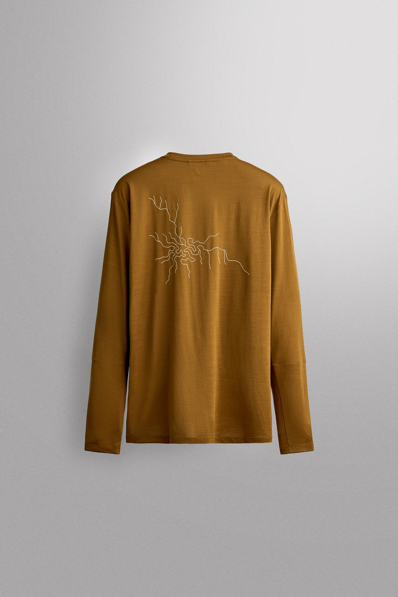 TECHNICAL LONG SLEEVE GRAPHIC T-SHIRT — Brown