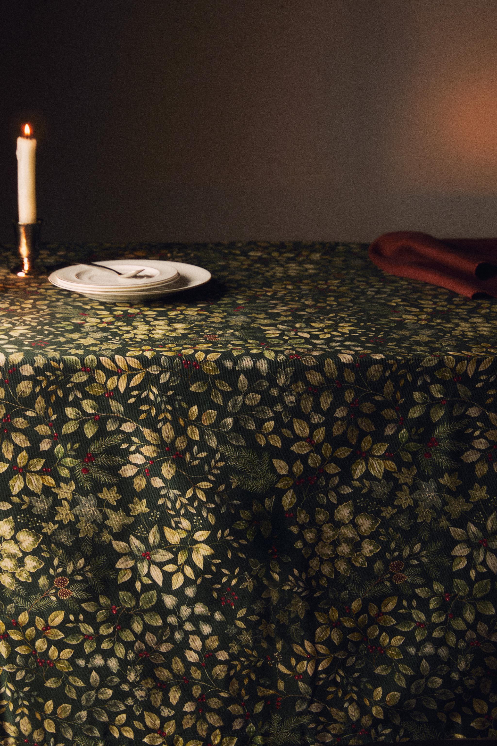 RESIN COTTON LEAF CHRISTMAS TABLECLOTH