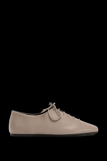 ZAPATO PLANO PIEL CORDONES - Gris Topo de Zara